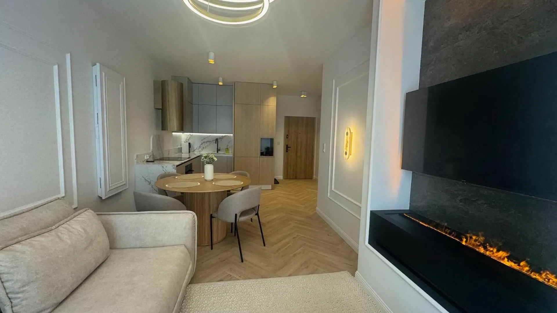 Crystal River Apartment Breslavia Polonia